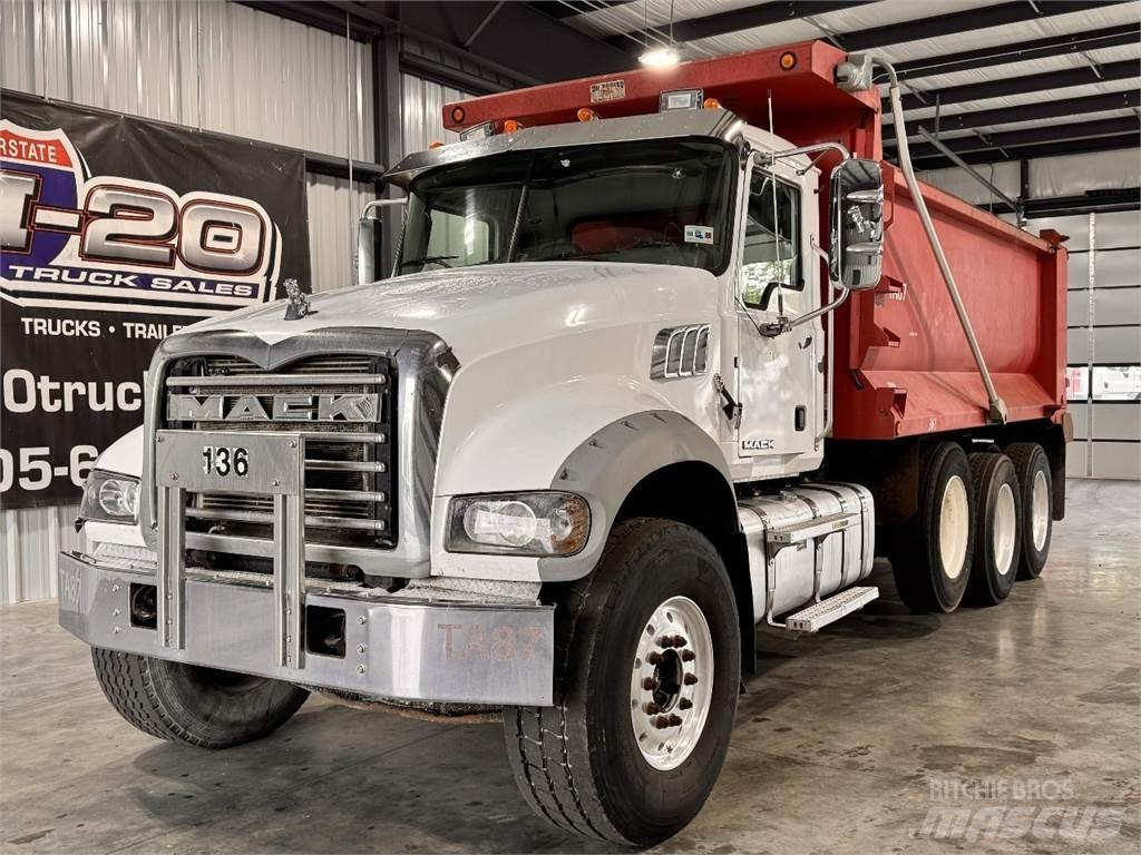 Mack GU713 Kiperi kamioni