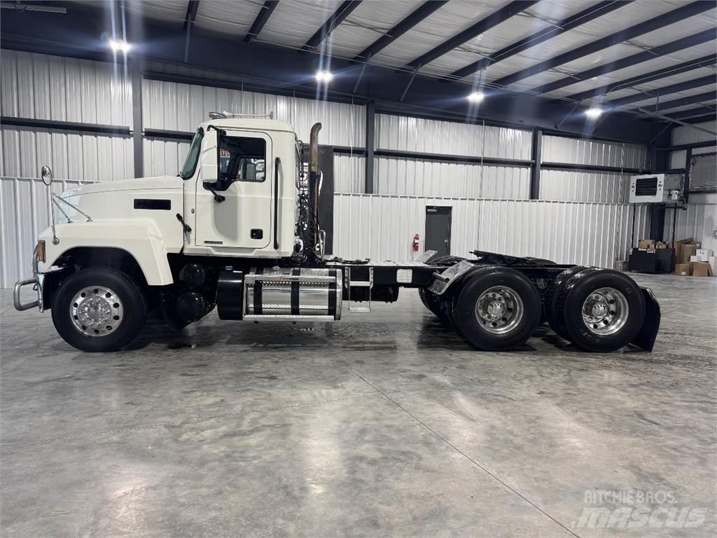 Mack Pinnacle Tegljači