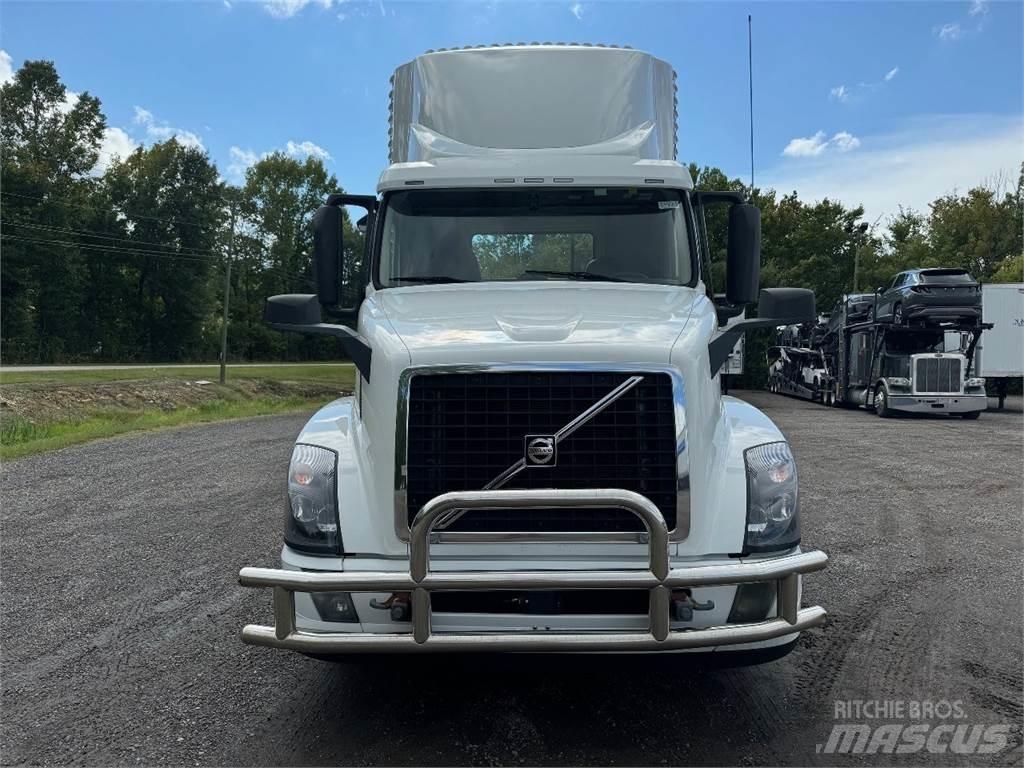 Volvo VNL42T300 Tegljači