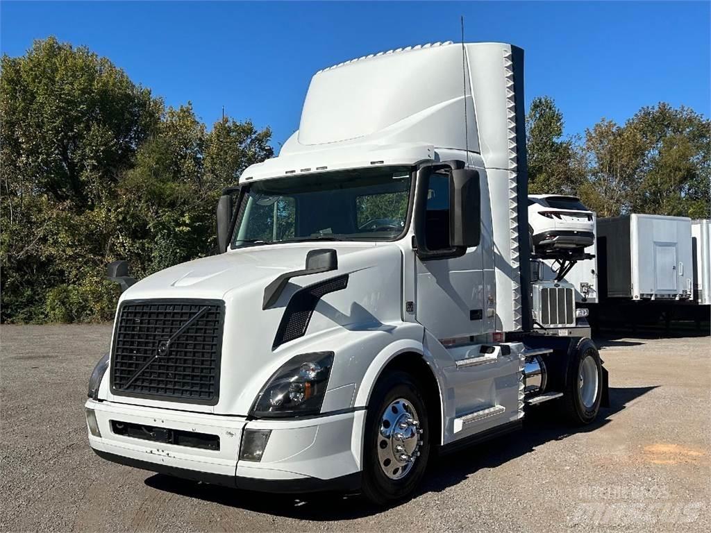 Volvo VNL42T300 Tegljači