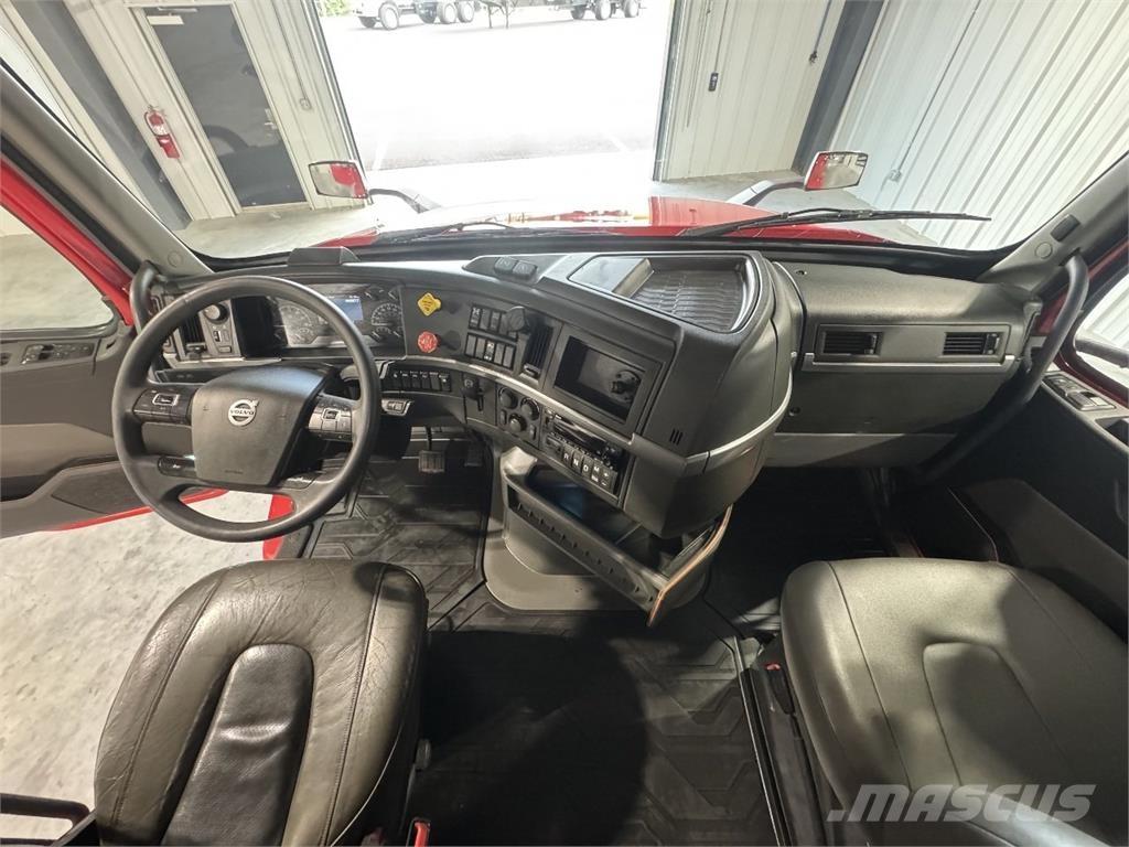 Volvo VNL64T740 Tegljači