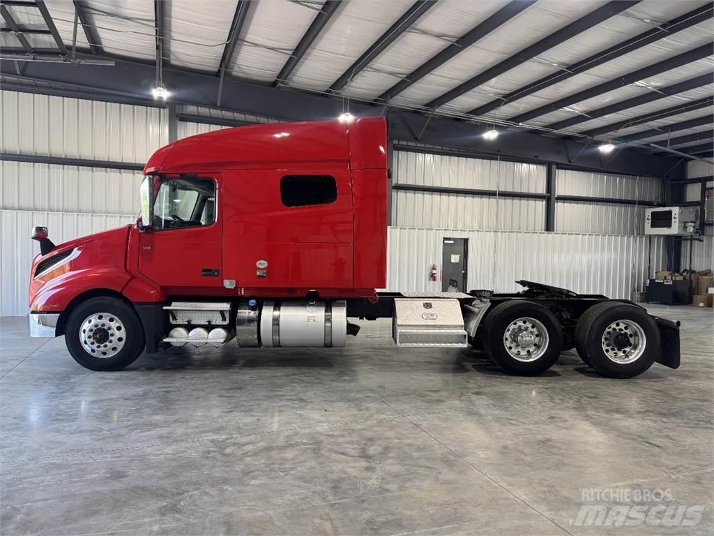 Volvo VNL64T740 Tegljači