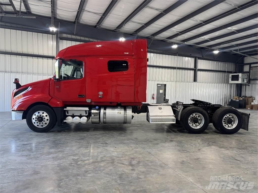Volvo VNL64T740 Tegljači