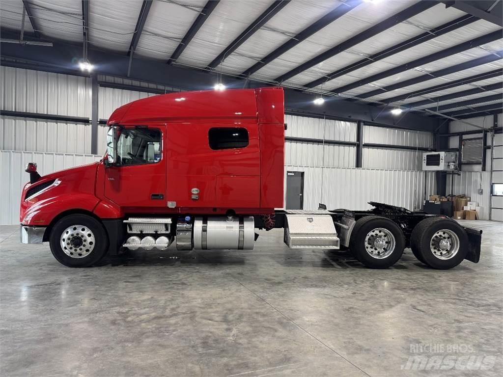 Volvo VNL64T740 Tegljači