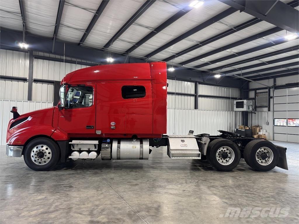 Volvo VNL64T740 Tegljači