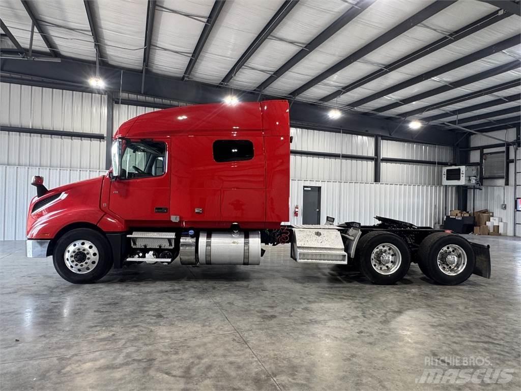 Volvo VNL740 Tegljači