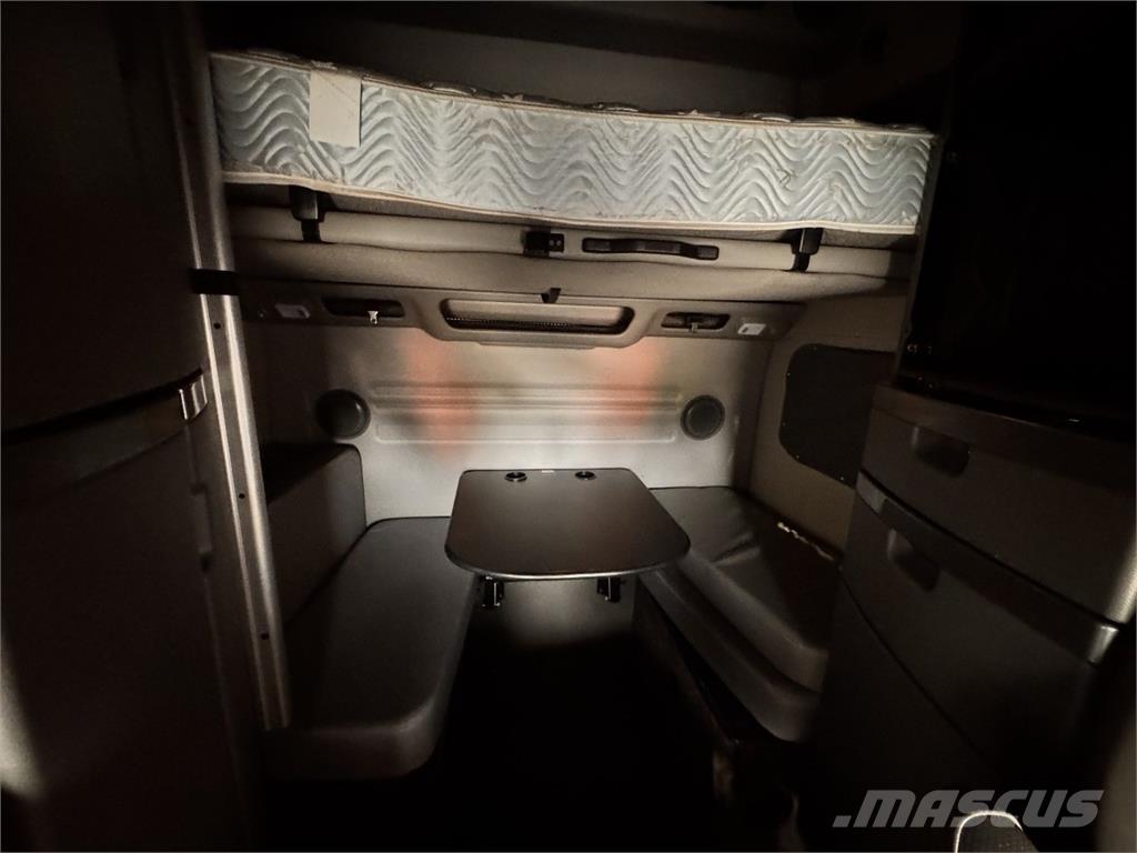 Volvo VNL860 Tegljači