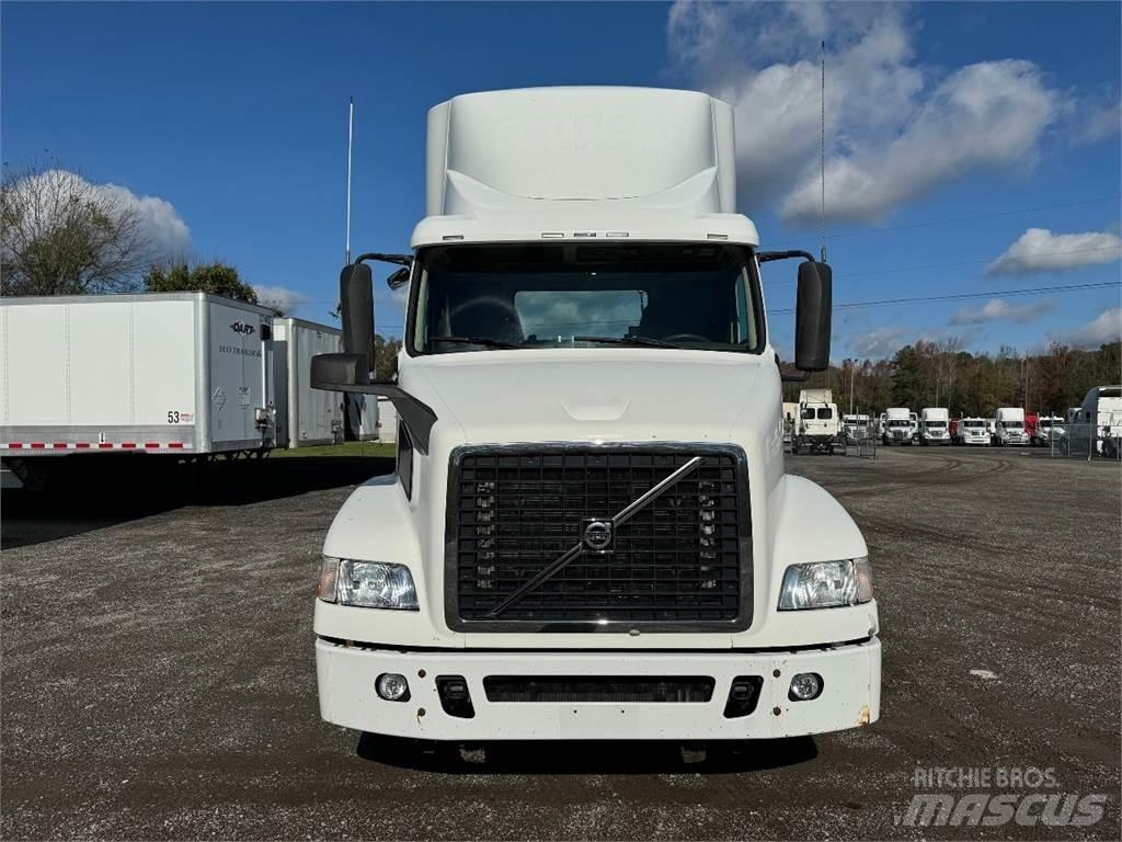 Volvo VNM64T200 Tegljači