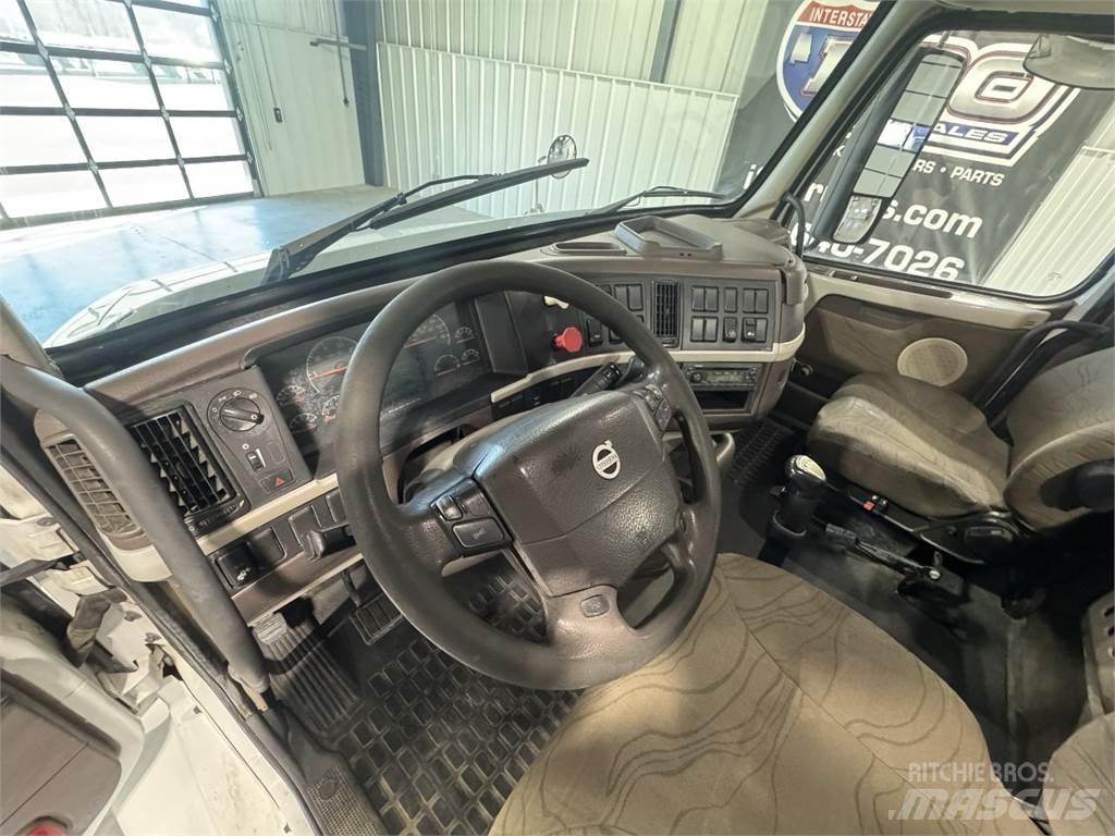 Volvo VNM64T200 Tegljači