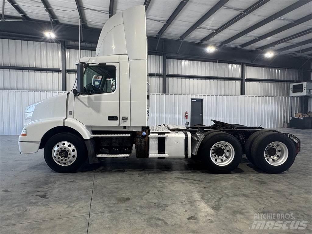 Volvo VNM64T200 Tegljači