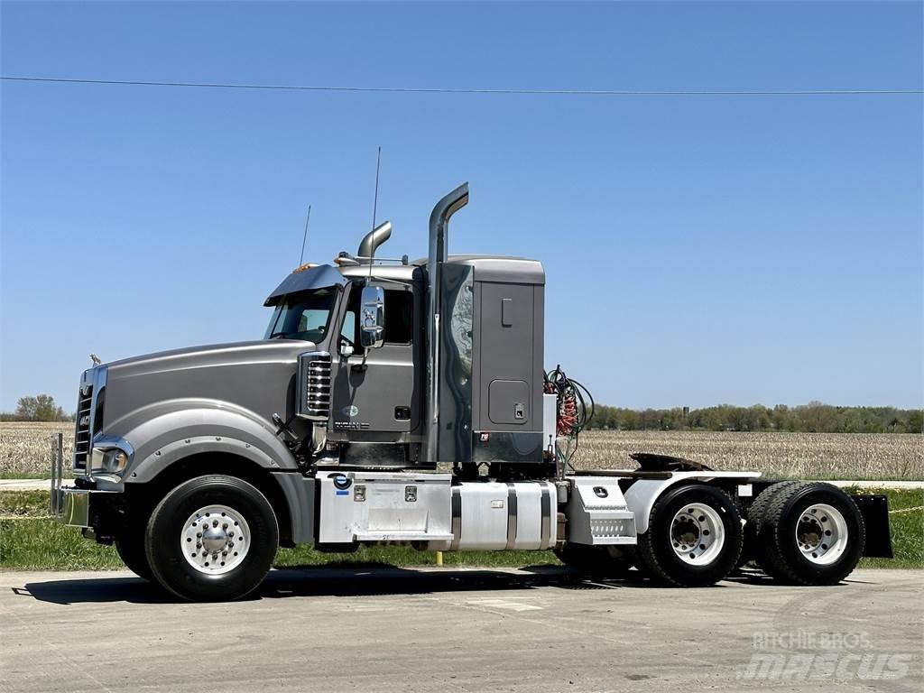 Mack Titan TD713 Tegljači