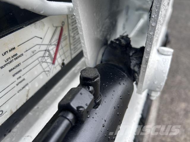 Bobcat S100 Skid steer mini utovarivači