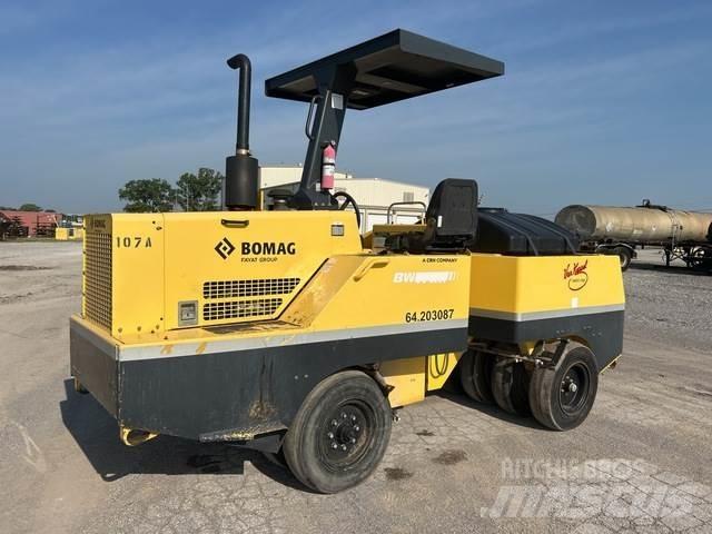Bomag BW11RH Gumeni valjci na točkovima