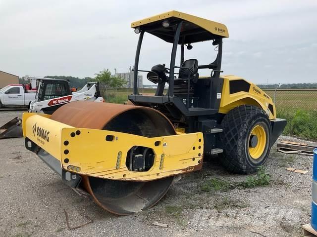 Bomag BW211D-5 Valjci sa jednim bubnjem