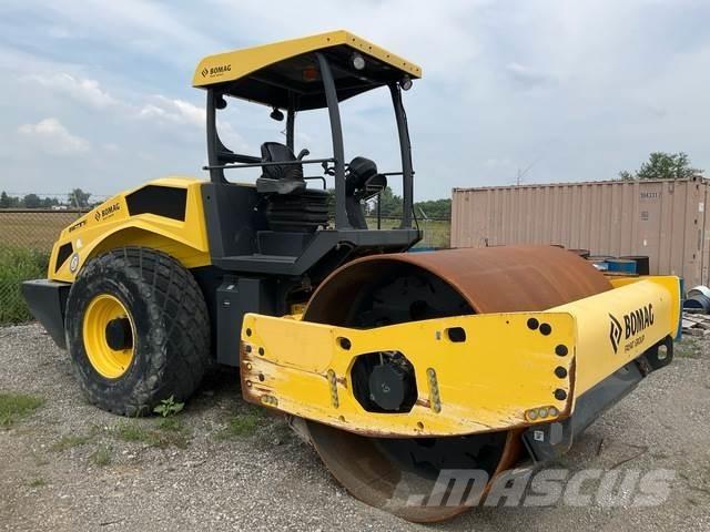 Bomag BW211D-5 Valjci sa jednim bubnjem