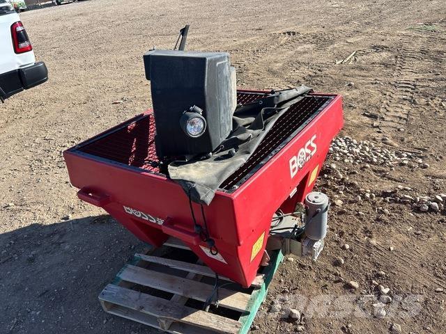 Boss  Posipači soli i peska