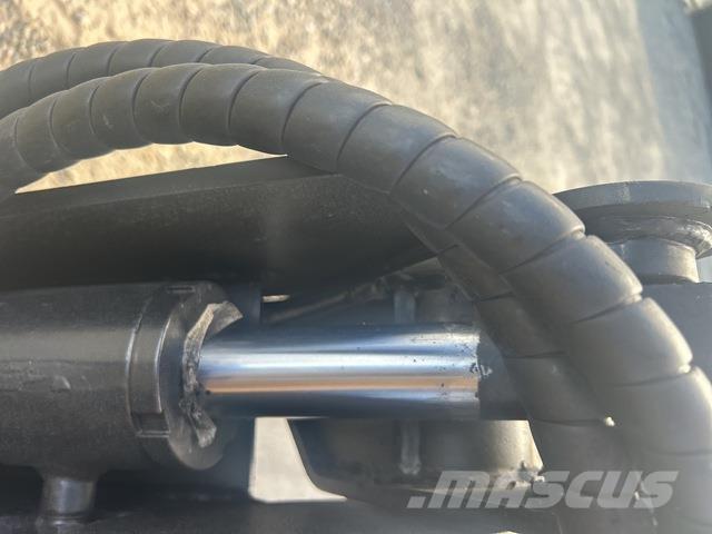 CAT 216B3 Skid steer mini utovarivači