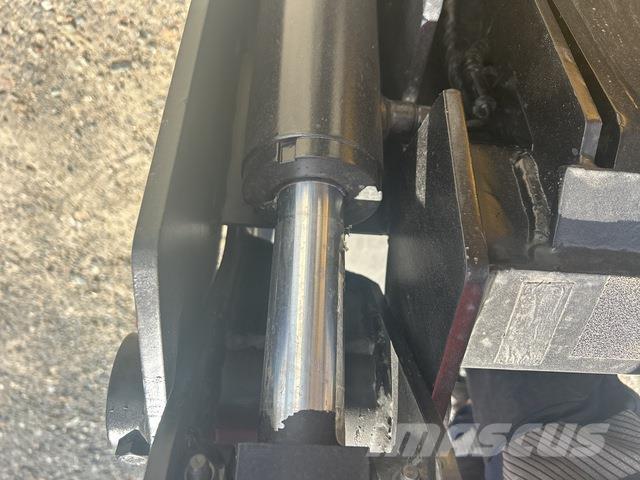 CAT 216B3 Skid steer mini utovarivači