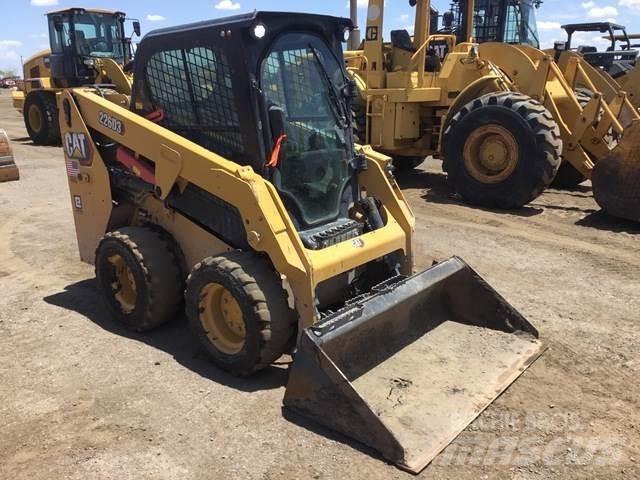 CAT 226D3 Skid steer mini utovarivači