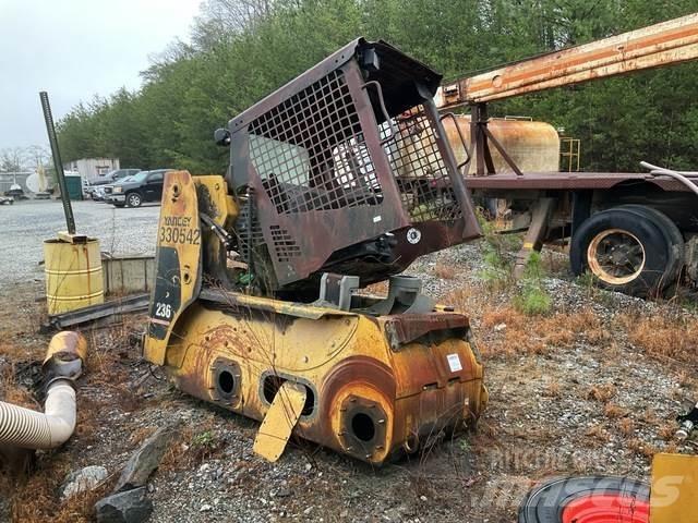 CAT 236 Skid steer mini utovarivači