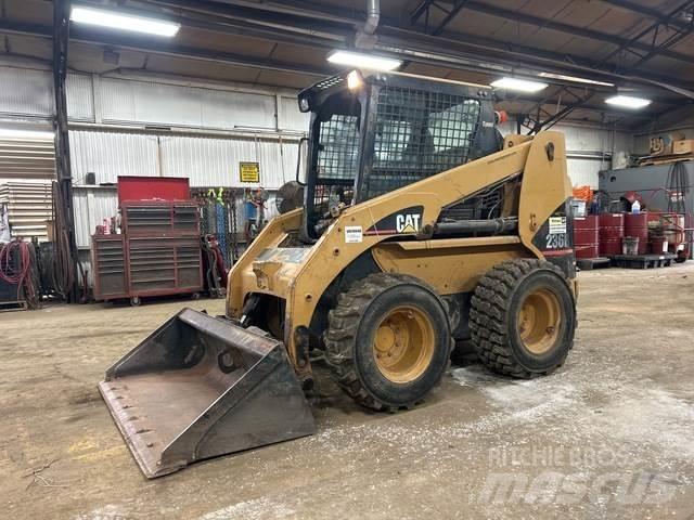 CAT 236B Skid steer mini utovarivači