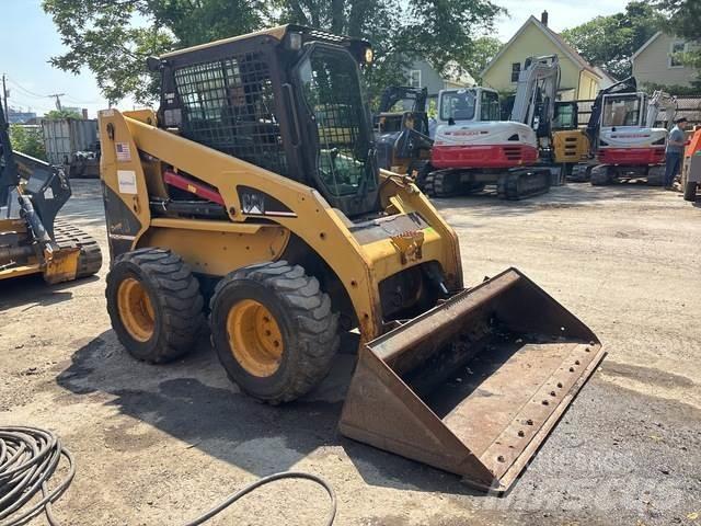 CAT 236B Skid steer mini utovarivači