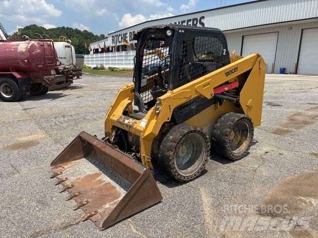 CAT 236D Skid steer mini utovarivači