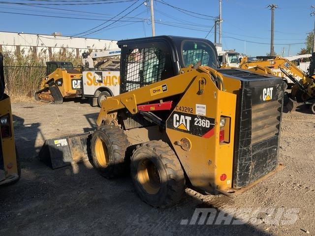 CAT 236D Skid steer mini utovarivači