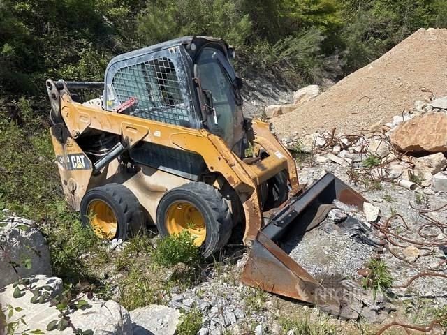 CAT 242D Skid steer mini utovarivači