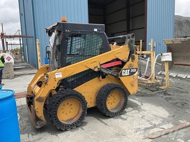 CAT 242D Skid steer mini utovarivači