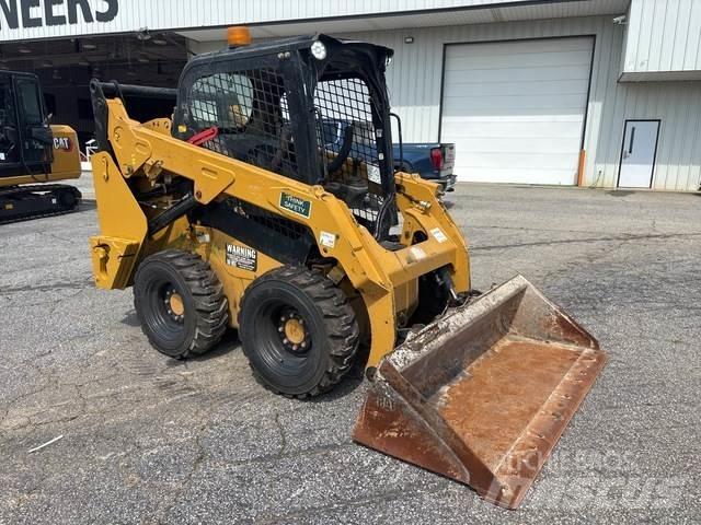 CAT 242D Skid steer mini utovarivači