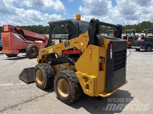 CAT 242D Skid steer mini utovarivači