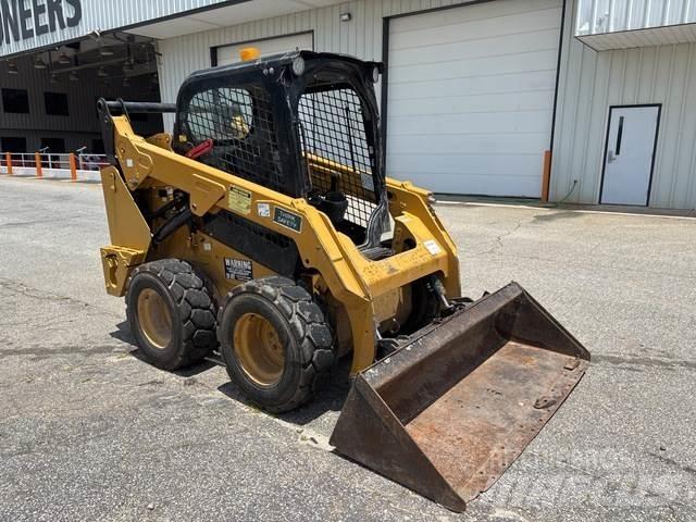 CAT 242D Skid steer mini utovarivači