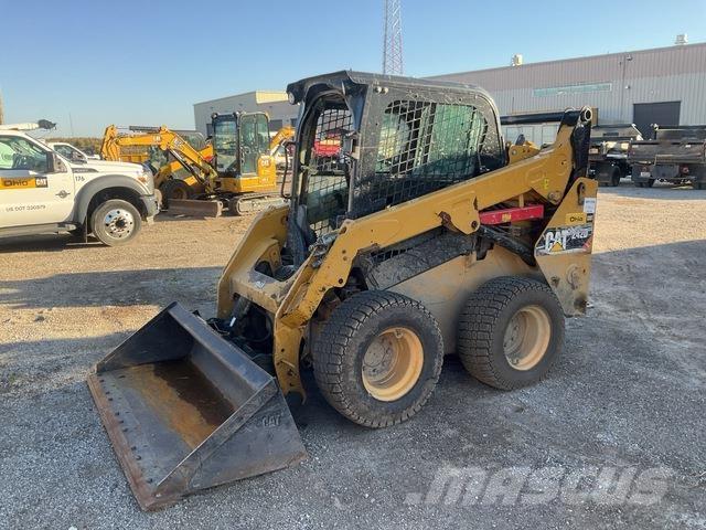 CAT 242D Skid steer mini utovarivači