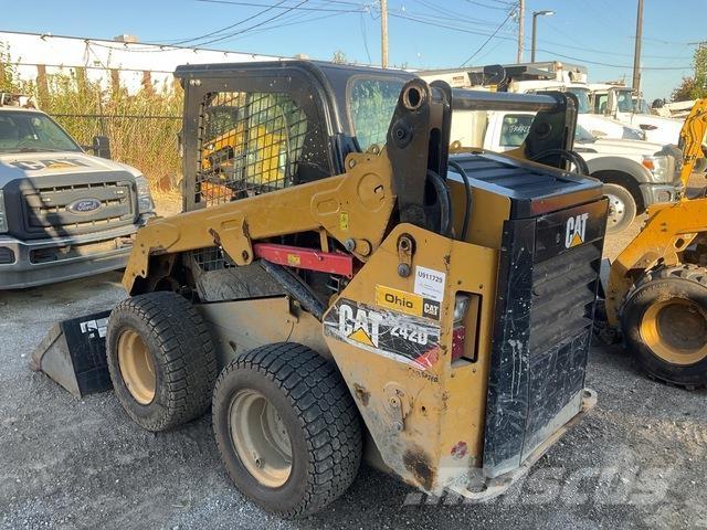 CAT 242D Skid steer mini utovarivači