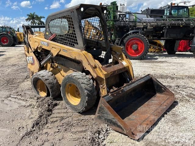 CAT 242D3 Skid steer mini utovarivači