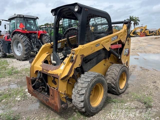 CAT 242D3 Skid steer mini utovarivači