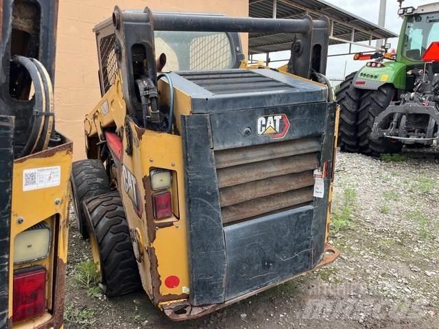 CAT 242D3 Skid steer mini utovarivači