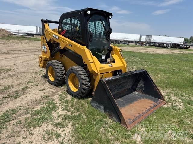 CAT 242D3 Skid steer mini utovarivači