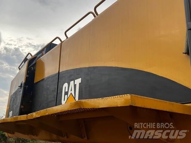 CAT 390DL Bageri guseničari
