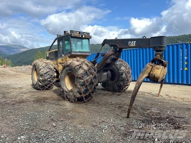 CAT 535B Skideri