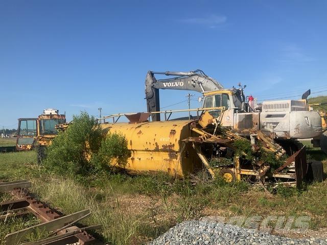 CAT 613C Kamioni za vodu