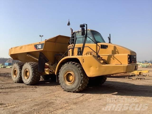 CAT 740 Zglobni damperi