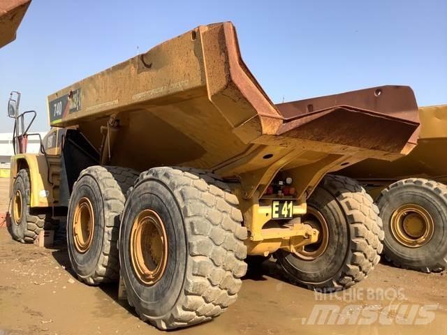 CAT 740 Zglobni damperi