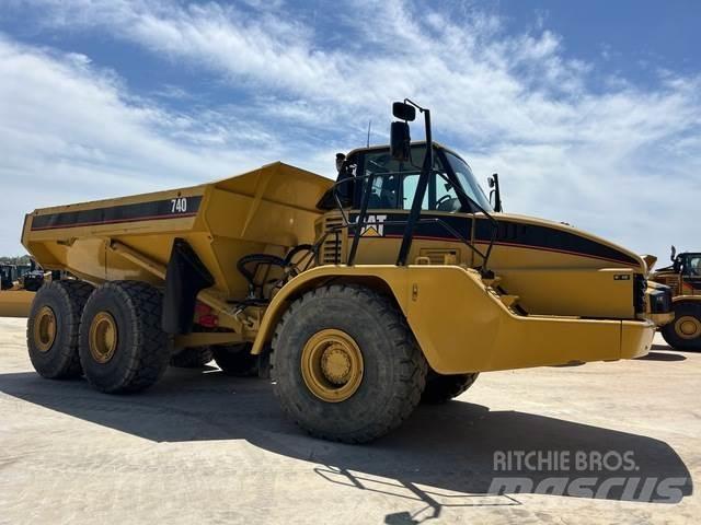 CAT 740 Zglobni damperi