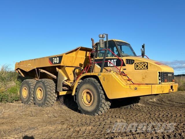 CAT 740 Zglobni damperi