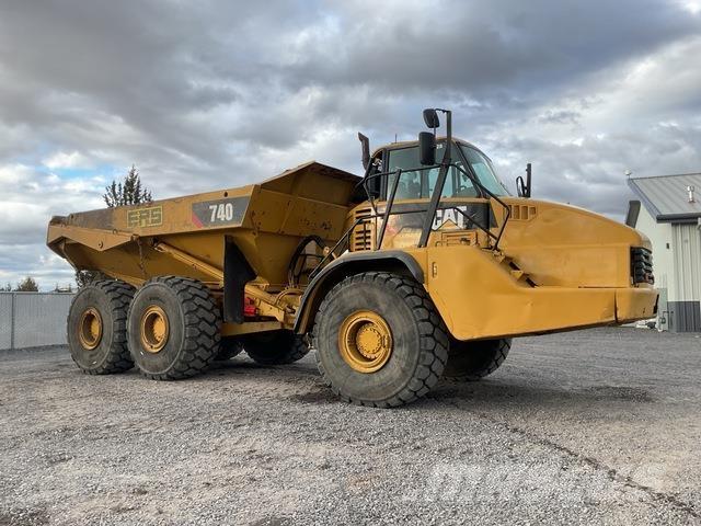 CAT 740 Zglobni damperi