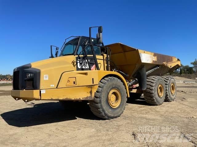 CAT 740B Zglobni damperi
