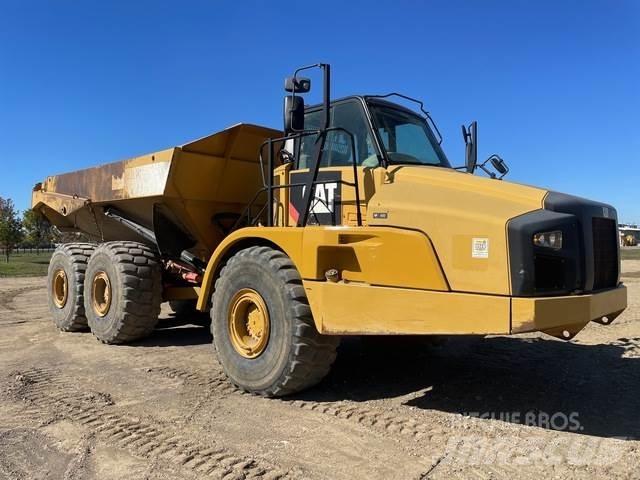 CAT 740B Zglobni damperi