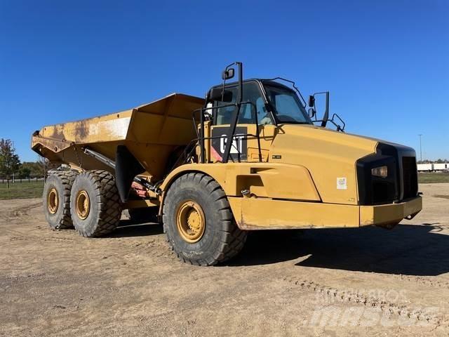 CAT 740B Zglobni damperi